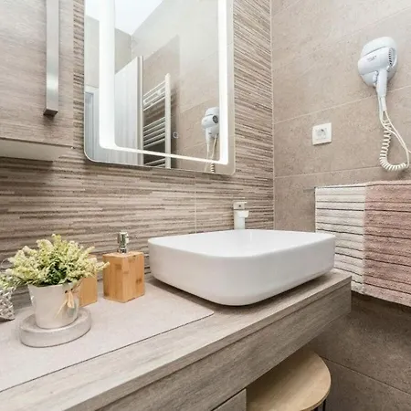 Nicoll With Pool, 50 M From The Beach Villa *
