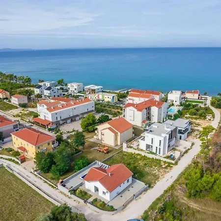 Nicoll With Pool, 50 M From The Beach Villa Privlaka (Zadar)